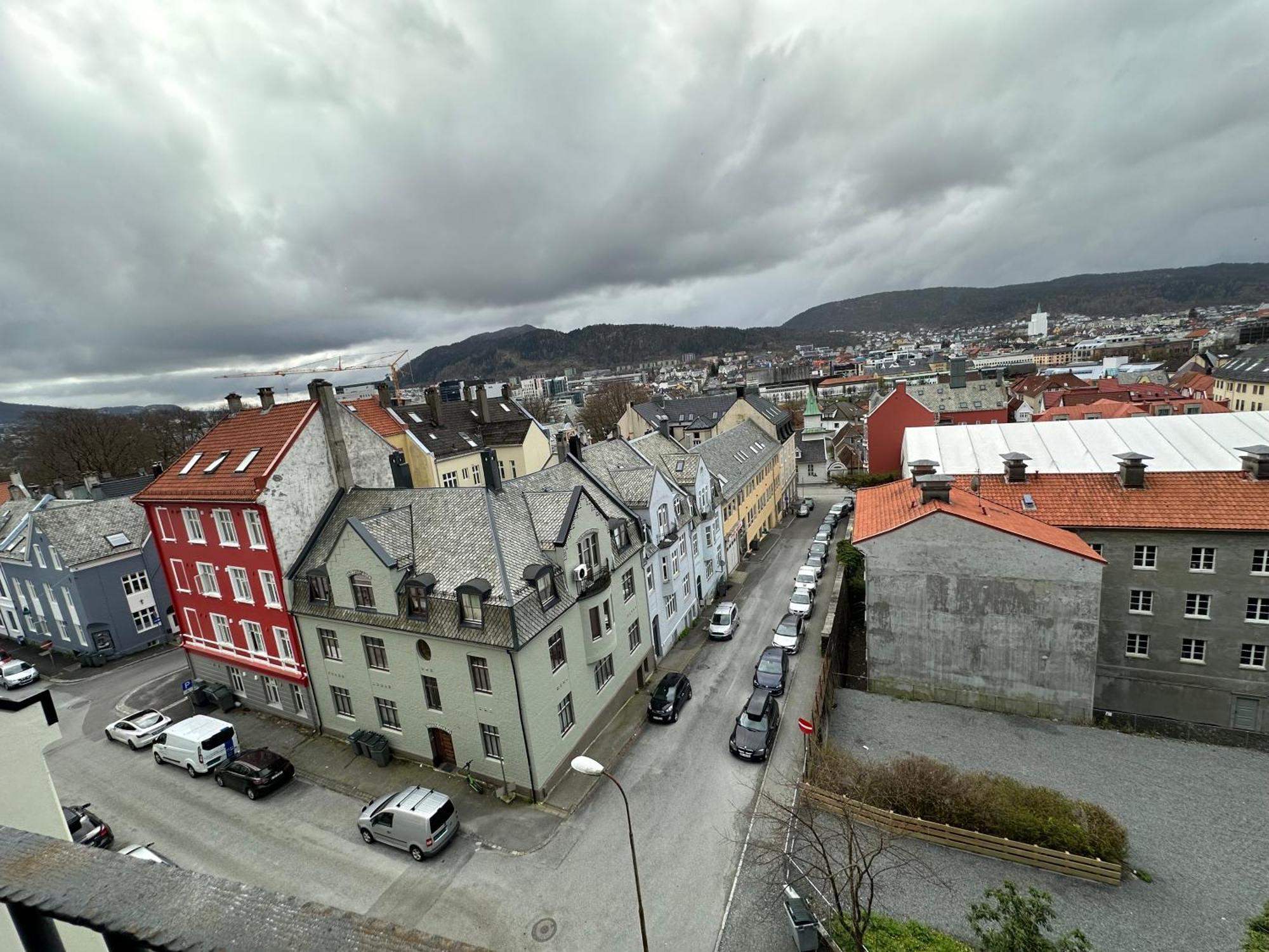 Ferienwohnung Sjarmerende Bolig Like Ved Togstasjonen Bergen Exterior foto